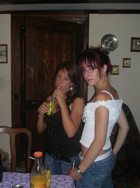 MoI fEaT LN...